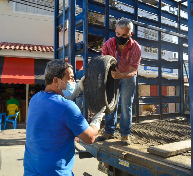 Japeri realiza coleta e destinação correta de pneus velhos
