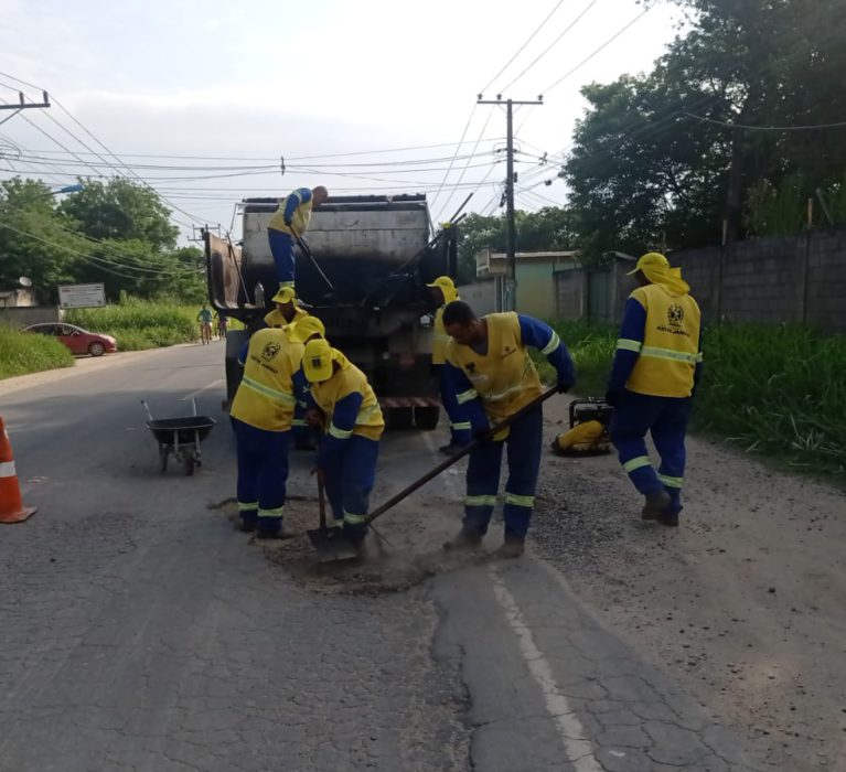 Departamento de Estradas e Rodagens realiza obras de recapeamento da estrada RJ-93