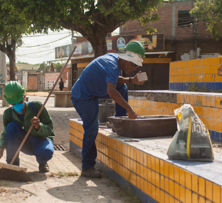Japeri inicia manutenção de praças e quadras poliesportivas