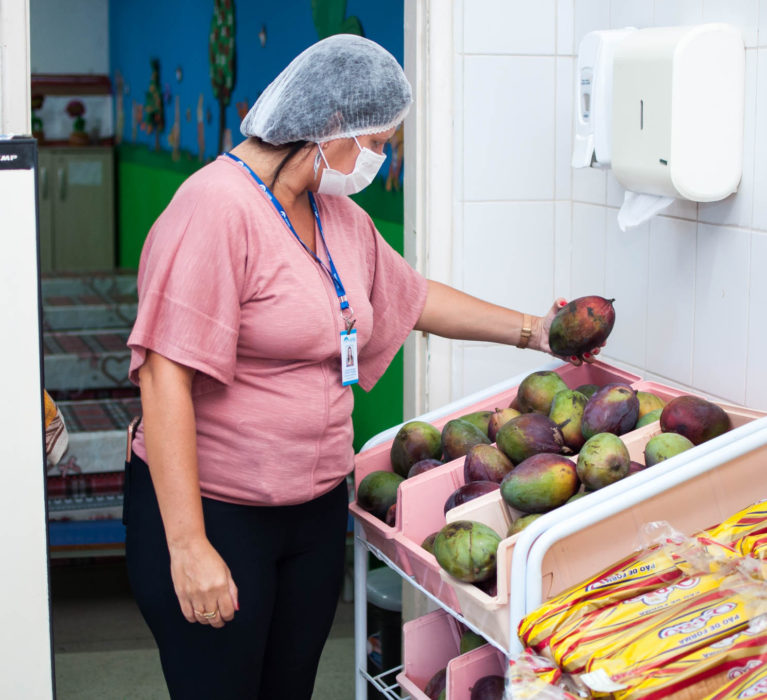 Secretária de Educação de Japeri acompanha retorno das aulas presenciais 