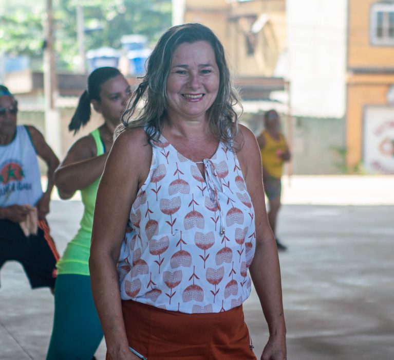 Superação: Após câncer de mama, moradora de Japeri encontra estímulo de vida na Zumba