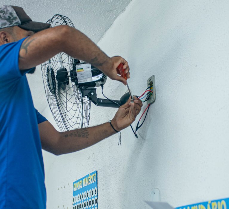 Prefeitura de Japeri dá continuidade na instalação de ventiladores em escolas
