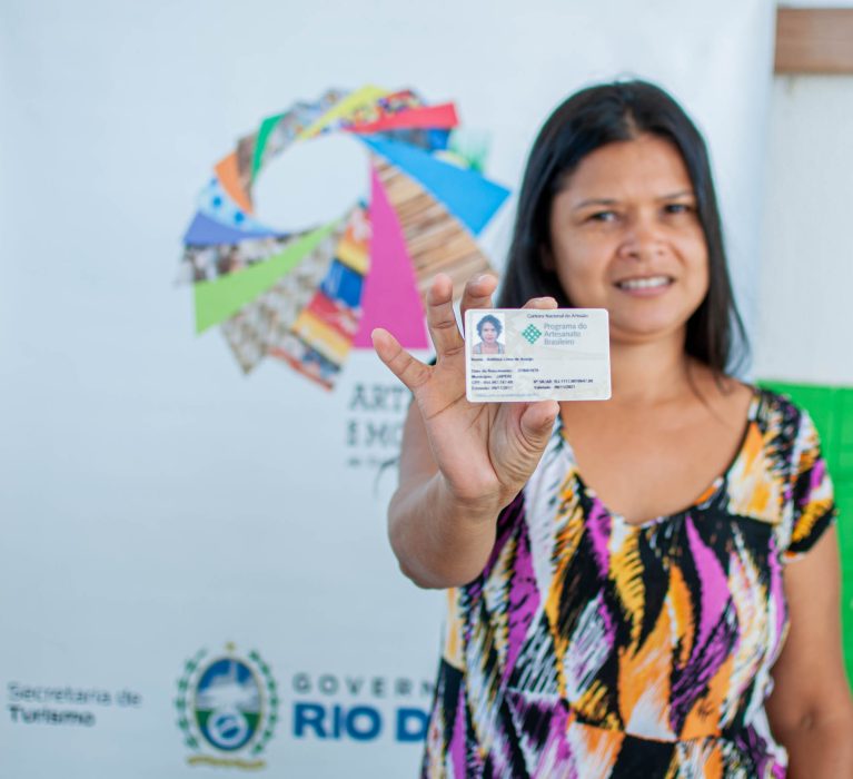 Artesãos de Japeri se cadastram em Programa de Artesanato