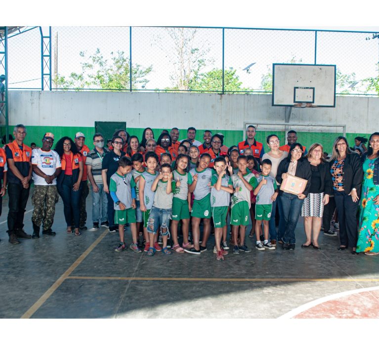 Escola Municipal Tânia Mara é a primeira a participar do programa de prevenção a acidentes naturais promovido pela Defesa Civil  