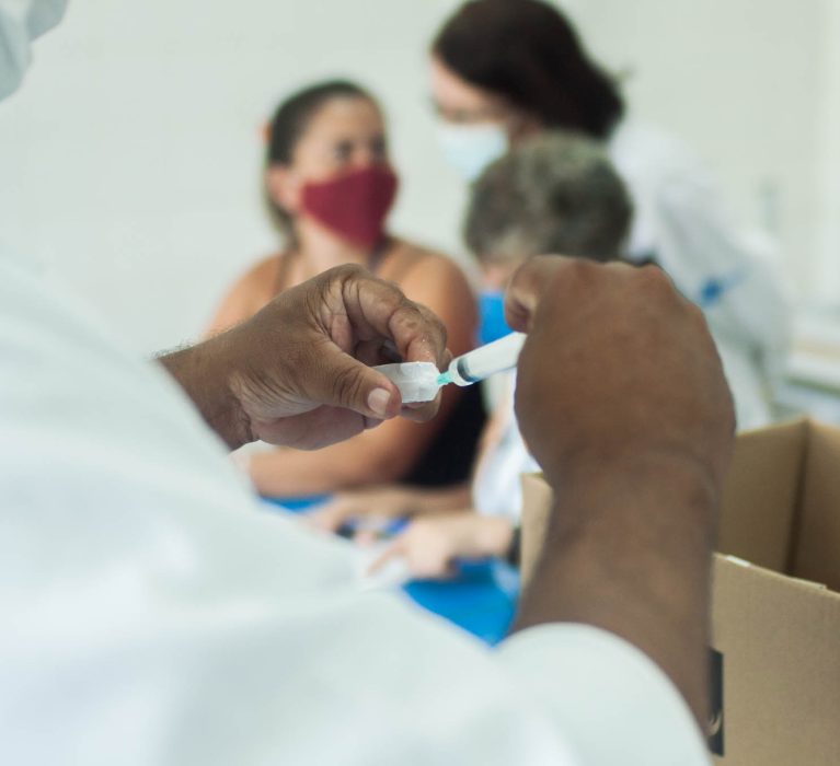 Secretaria da Saúde promove Domingo da Vacinação no município