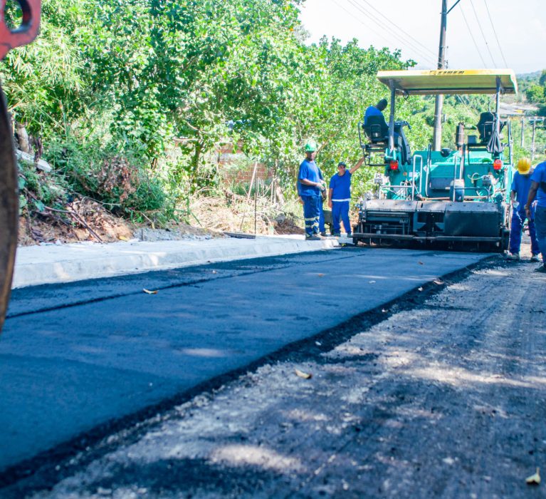 Asfalto no bairro São Sebastião já é realidade