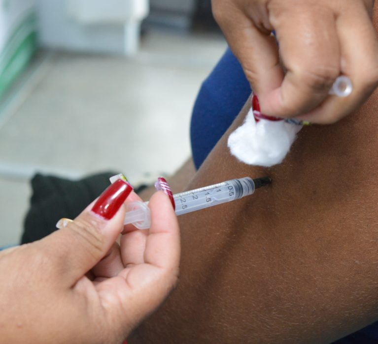 Saúde aplica 213 doses no Domingo da Vacinação