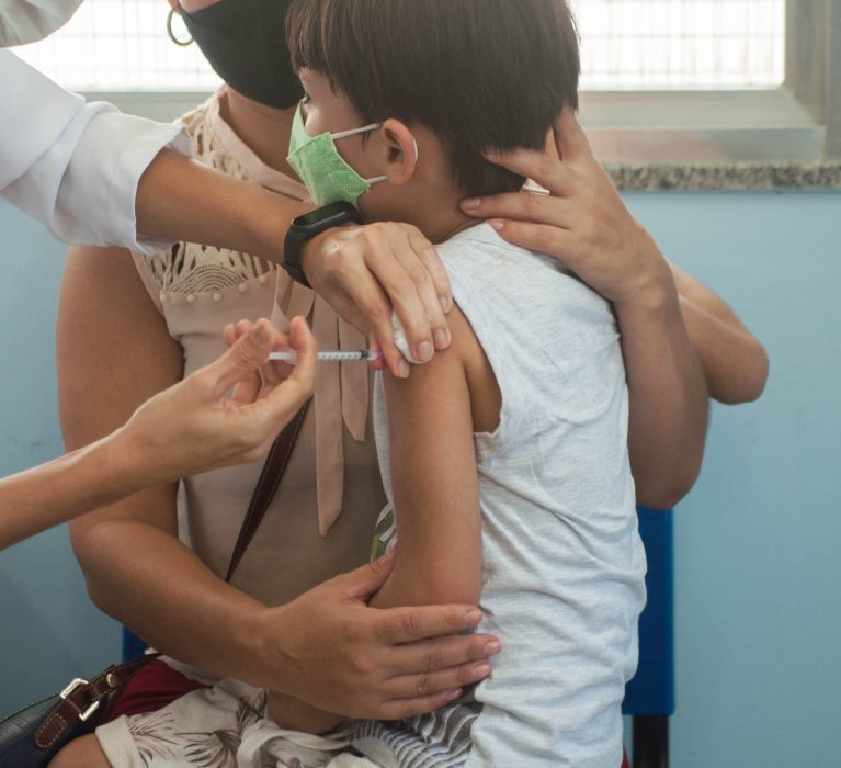 Saúde: vacina meningocócica C está disponível para crianças não vacinadas