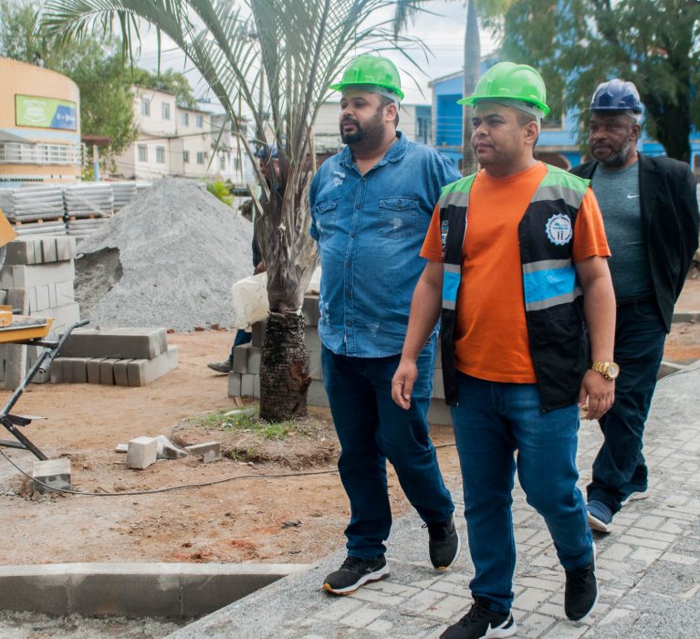 ​Secretário de Governo acompanha as obras de revitalização na Praça Wendel Coelho 