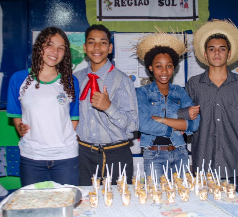 Aula diferente: Escola Municipal Ary Schiavo promove feira cultural