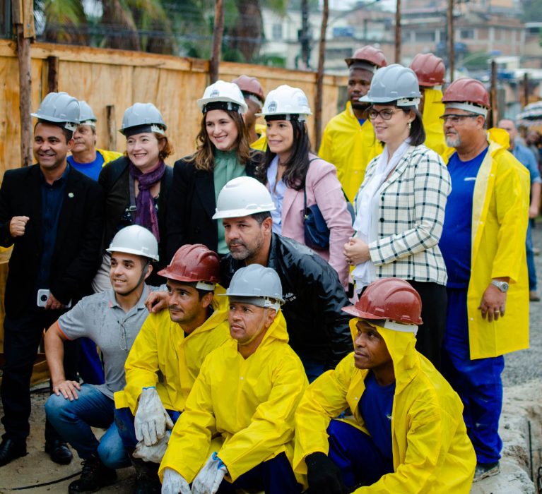 Ministra da Mulher visita obras da Casa da Mulher Brasileira em Japeri
