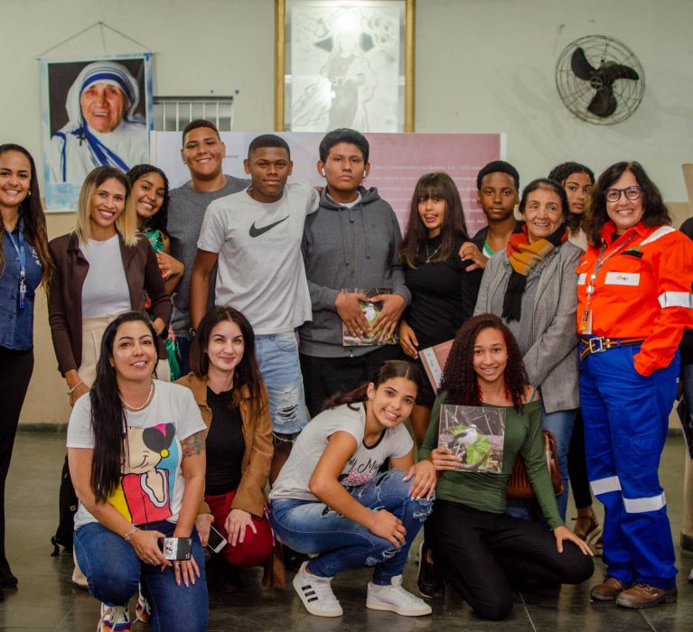 Japeri recebe exposição “Retratos da Terra” com alunos da escola Ary Schiavo