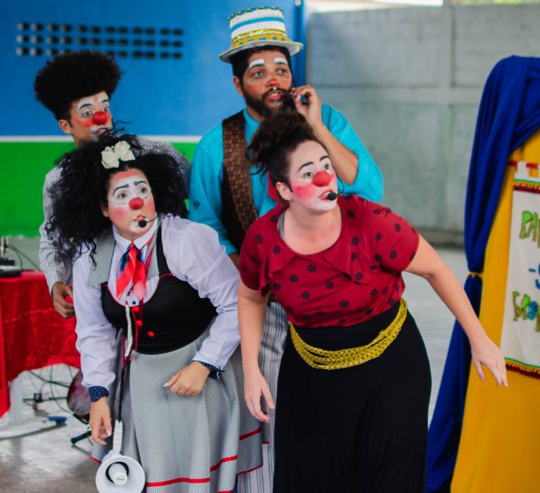 Espetáculo ‘No Rastro do Riso – Conexão Baixada’ arranca risadas dos japerienses neste fim de semana