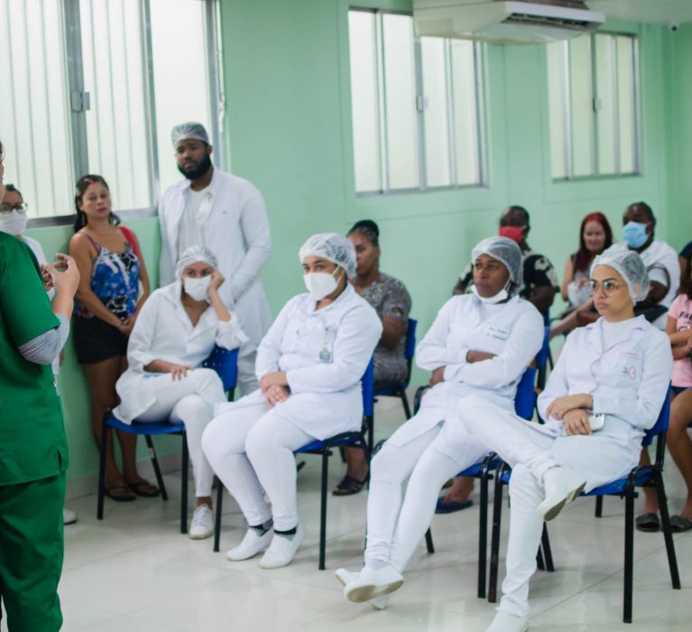 Outubro Rosa: Equipes de enfermagem do Hospital Municipal de Japeri iniciam semana de palestras sobre prevenção