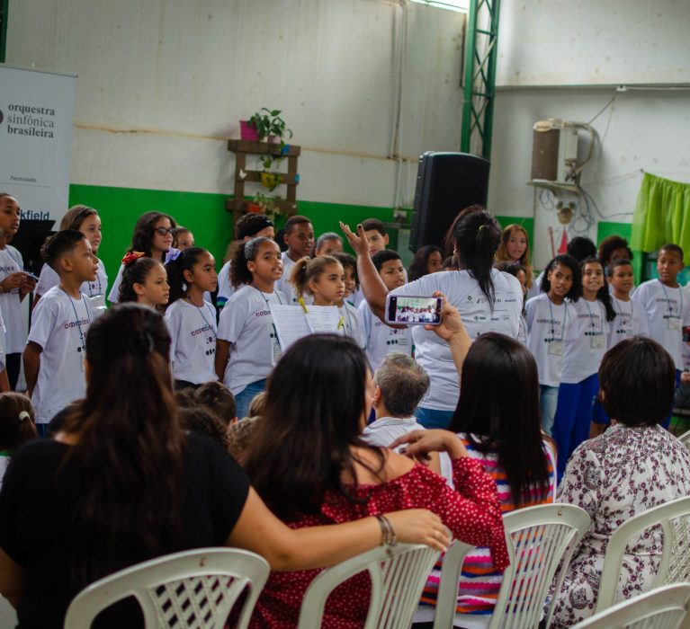 Alunos de Japeri emocionam público durante apresentação em concerto