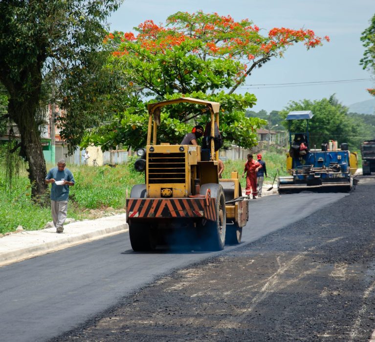 Prefeita Dra. Fernanda Ontiveros visita obras  no bairro Guandu