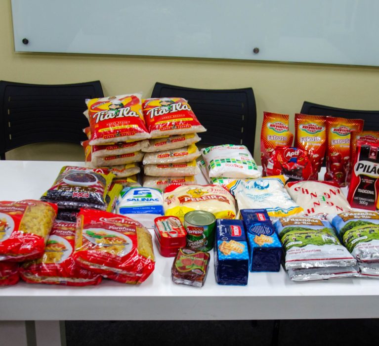 Secretaria Municipal de Saúde realiza entrega de cestas básicas para pacientes do Programa de Controle a Tuberculose