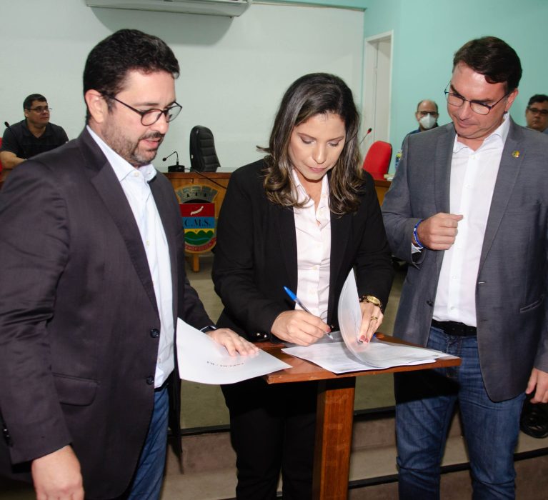 Prefeitura  de  Japeri e INCRA firmam convênio de cessão de 224 hectares da Fazenda Santa Cruz