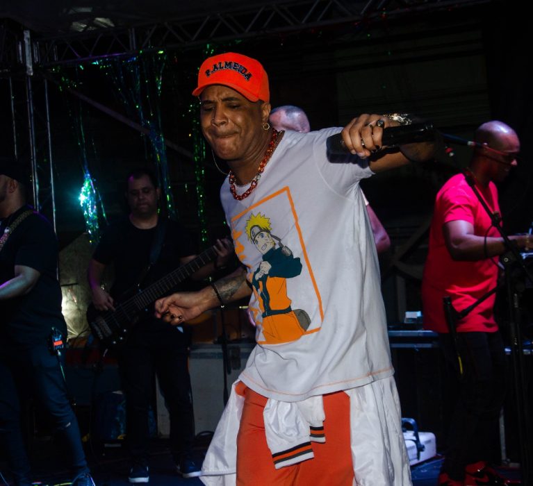 <strong>Quarto dia de Carnaval em Japeri foi com muito pagode, axé e Black Music</strong>