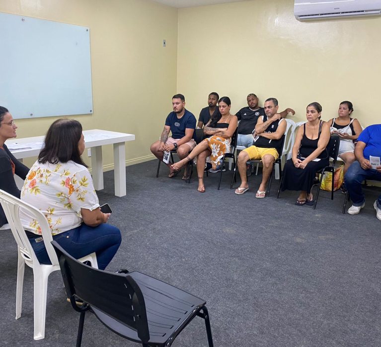 Vigilância Sanitária de Japeri realiza reunião com comerciantes que vão trabalhar no carnaval