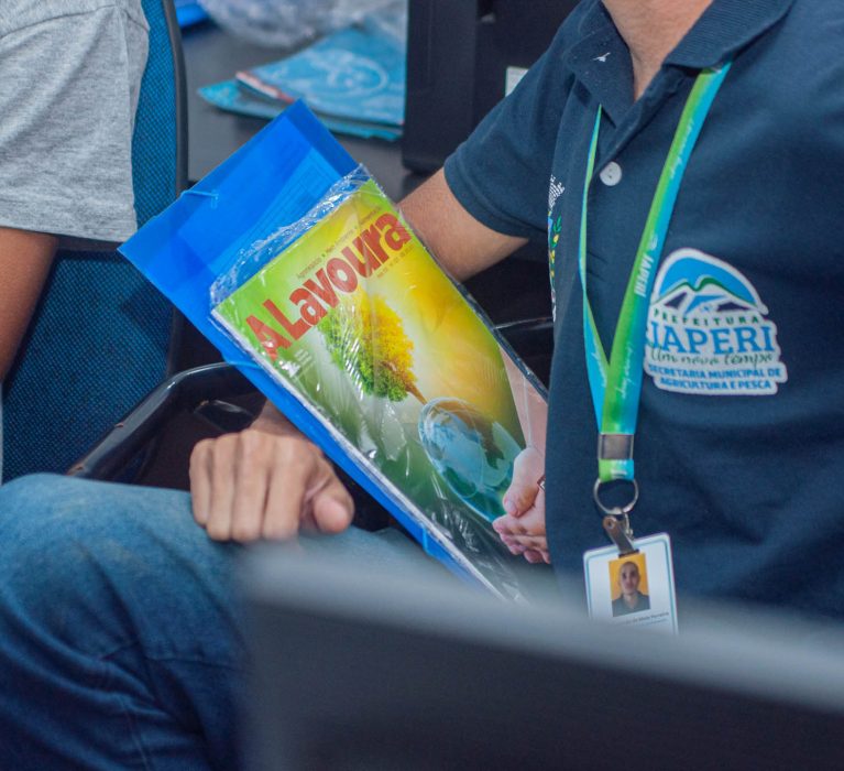 Agricultores participam de curso sobre práticas agroecológicas, em Japeri