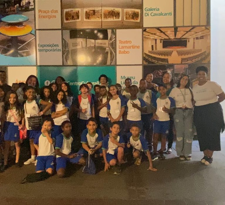 Educar para o futuro: Alunos de Japeri aprendem sobre luz e energia sustentável