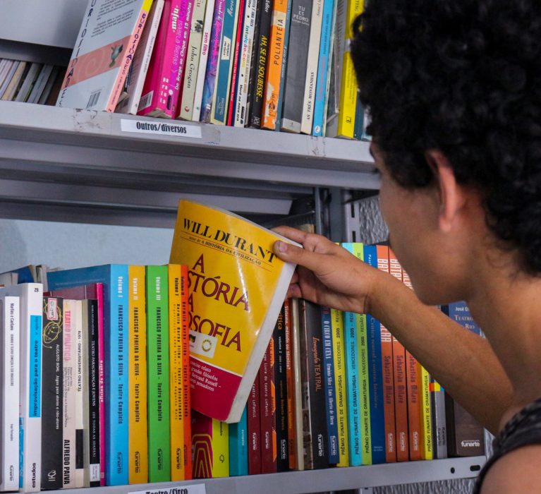 Biblioteca Municipal de Japeri tem horário de funcionamento estendido até às 20h nas quartas-feiras