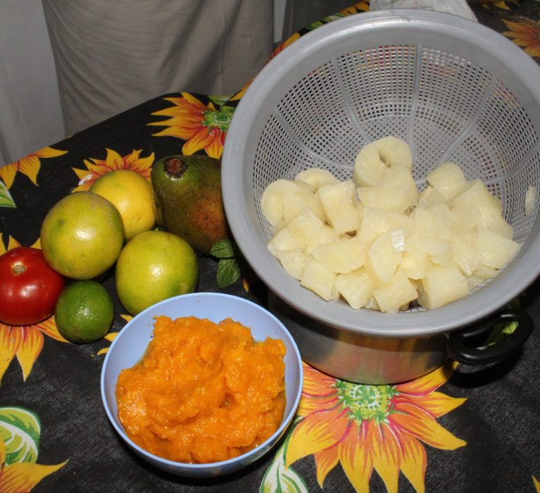 Estudantes do Ambiente Jovem participam de aula de culinária sustentável