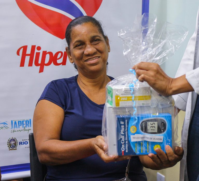 Saúde de Japeri entrega aparelhos de glicemia para pacientes