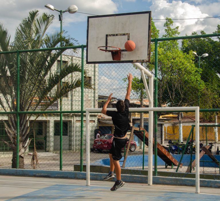 Oficina de Basquete faz sucesso em Japeri
