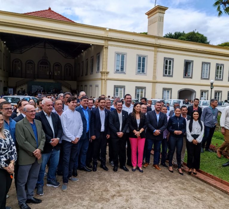 Prefeitura de Japeri recebe viatura que será utilizada para ajudar na preservação ambiental do município