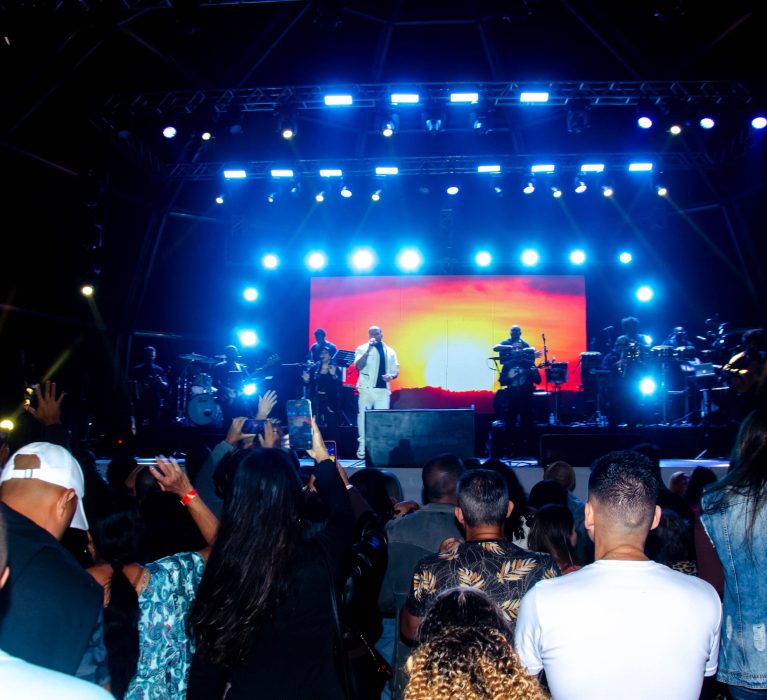 Diogo Nogueira marca terceiro dia da festa de aniversário de Japeri