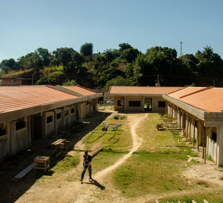  Construção de creche e escola municipal, no Mucajá, seguem em ritmo acelerado