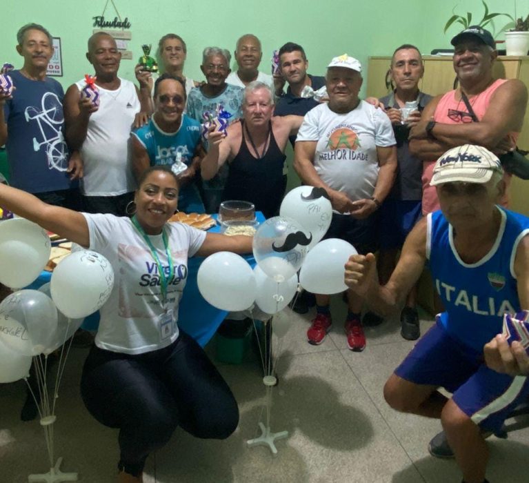 Academia da Saúde comemora o Dia dos Pais com muitas homenagens e alegria