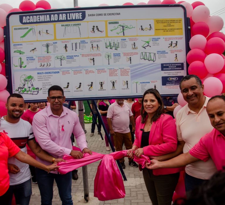 Ciclovia do Golfe é inaugurada com caminhada rosa 