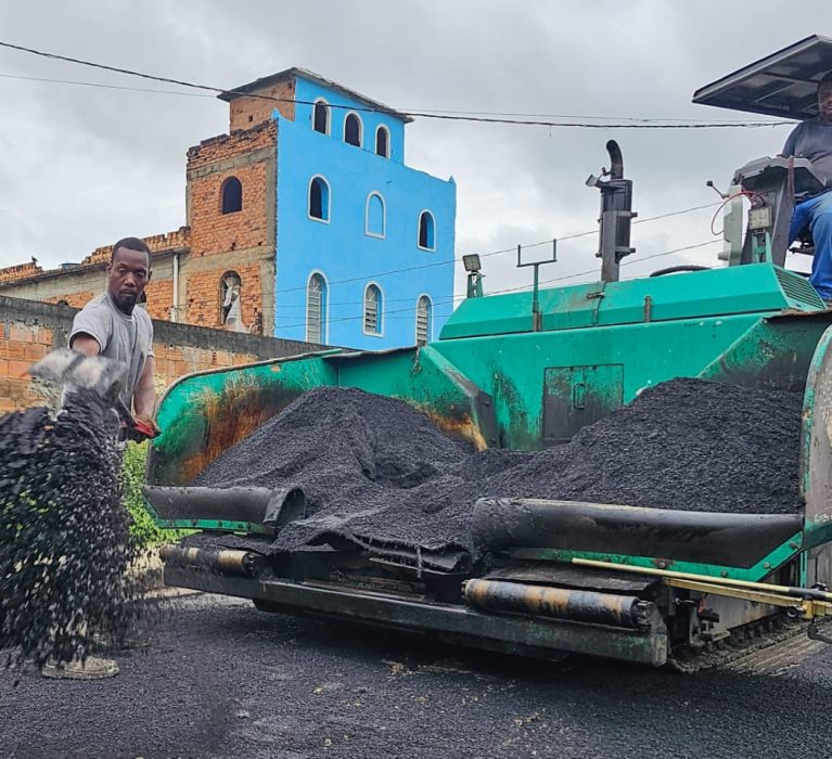 Programa ‘Japeri Mais’ leva asfalto para o bairro Alecrim 