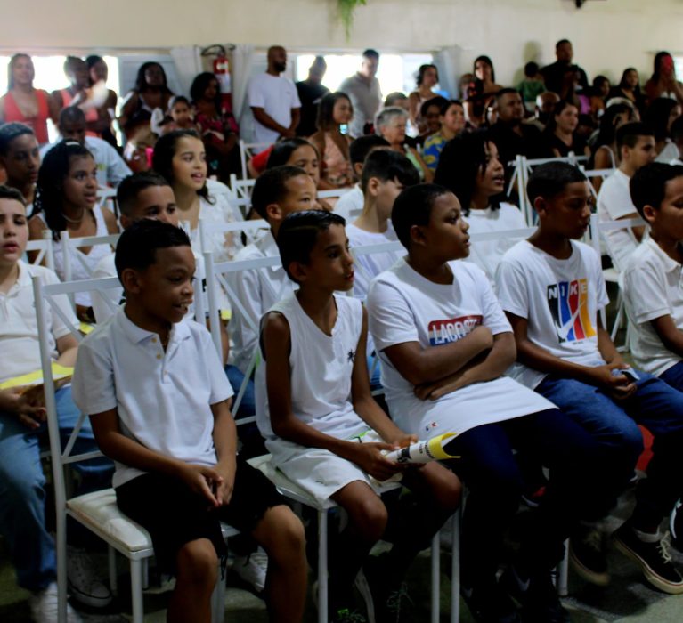 Escola Municipal Pastor Aristides Arruda forma turmas do quinto ano do ensino fundamental e da educação infantil