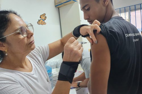 Japeri dá início a vacinação contra a Dengue