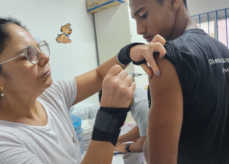 Japeri dá início a vacinação contra a Dengue