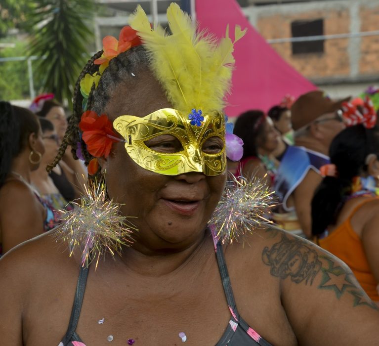 Academia da Saúde faz seu ‘Grito de Carnaval’ com muita fantasia, alegria e samba no pé