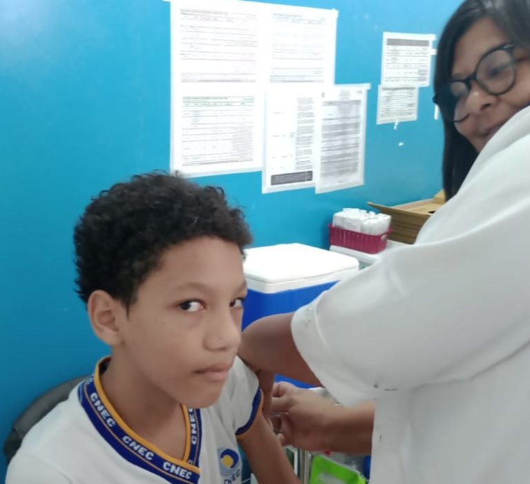 Japeri chama crianças de 10 a 11 anos para vacinação contra a Dengue