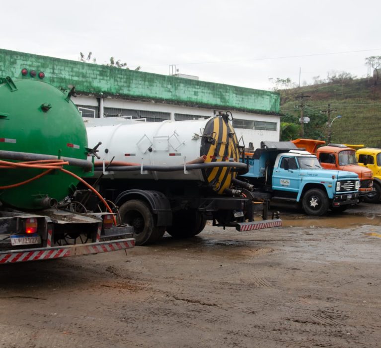 Prefeitura de Japeri reforça serviços de limpeza da cidade com apoio de 16 máquinas e caminhões