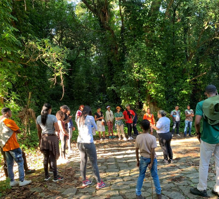 Prefeitura encerra semana do meio ambiente com trilha no Pico da Coragem 