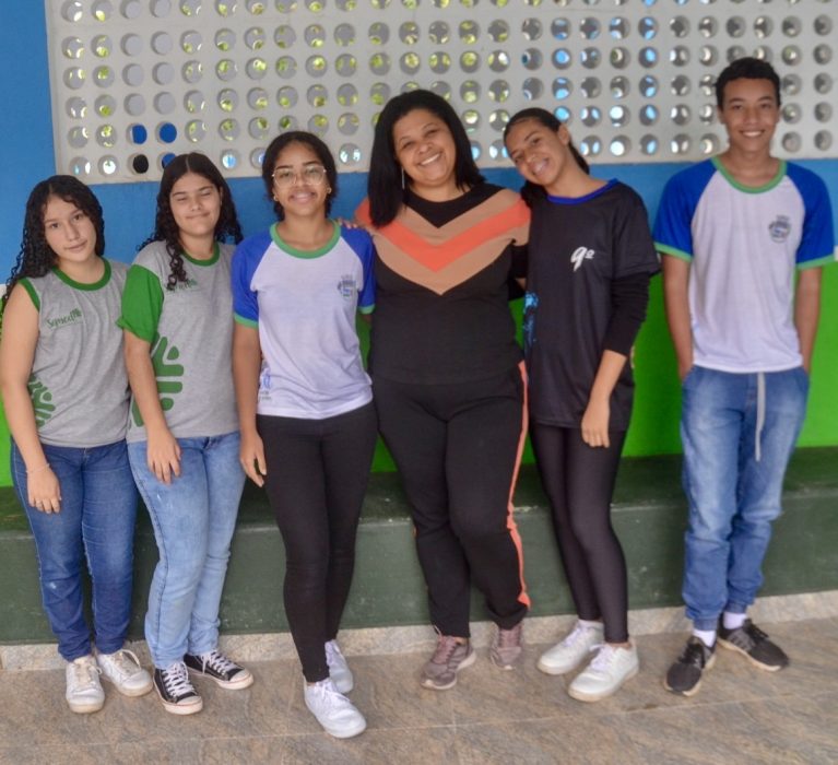 Oito alunos da Escola Municipal Rio D’Ouro, em Japeri, serão premiados em feira de tecnologia em Brasília