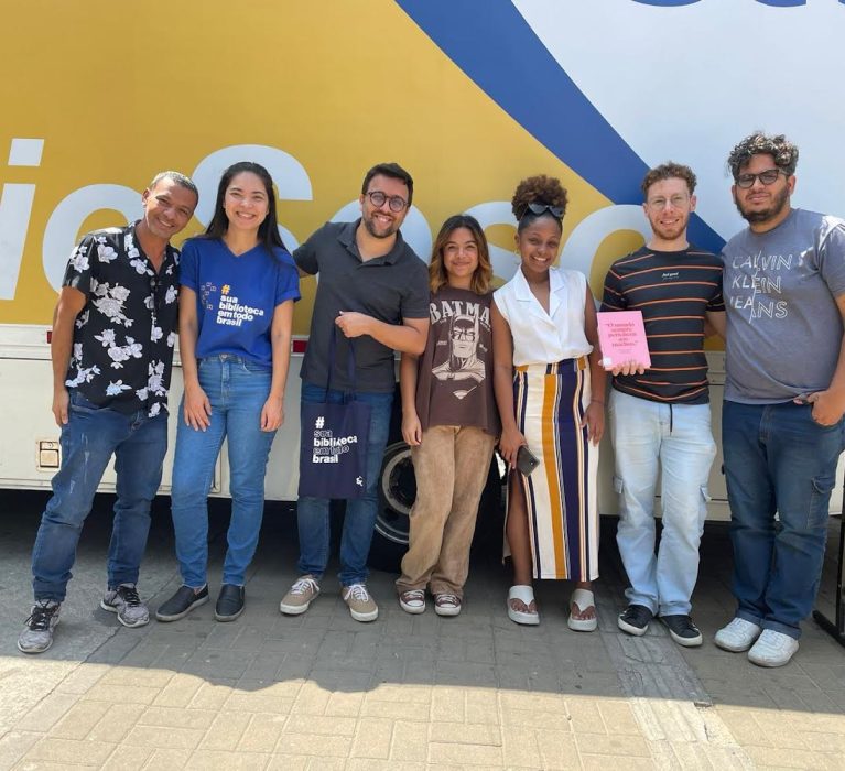 Prefeitura de Japeri e Sesc inauguram biblioteca volante na Praça Leny Ferreira