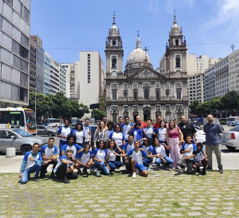 Alunos do 9º Ano do CIEP 401 visitam Exposição no Centro Cultural Banco do Brasil