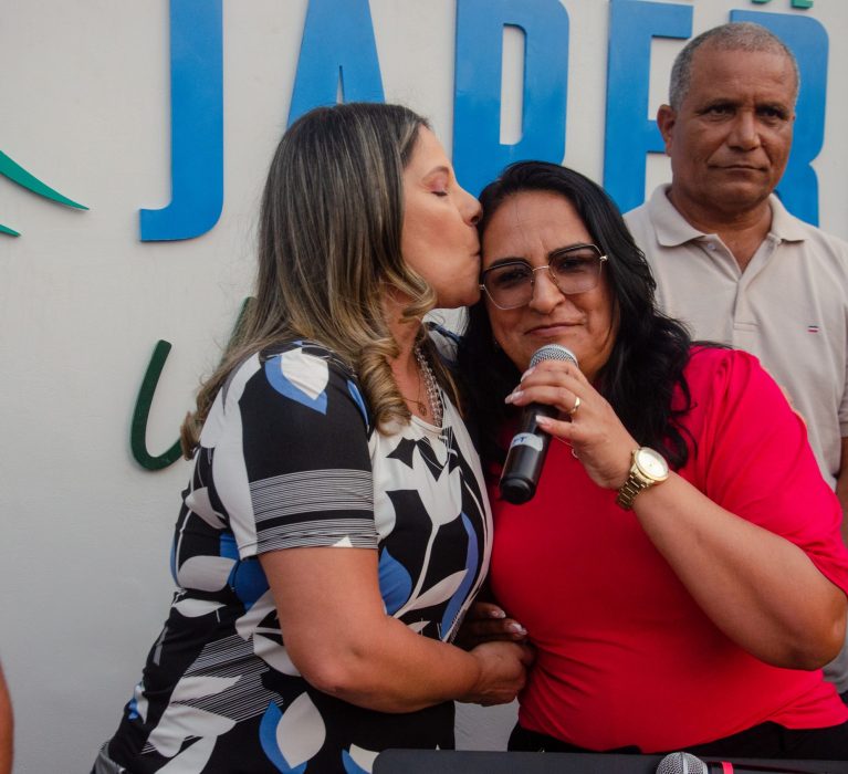 Reeleita Fernanda Ontiveros, inaugura Unidade Básica de Saúde no bairro Vila Central