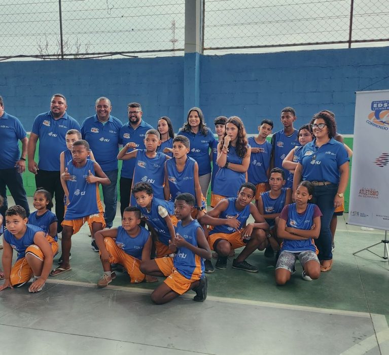 Prefeitura de Japeri promove evento de entrega de tênis para equipe de atletismo em ação de incentivo ao esporte