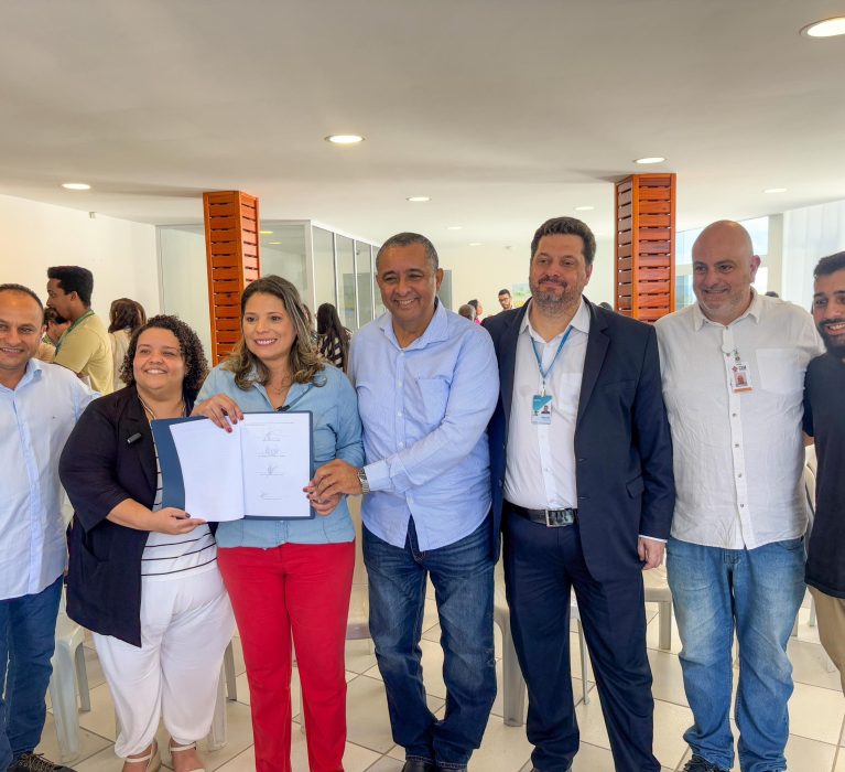 Prefeitura e Caixa Econômica Federal assinam contrato para a construção de 160 apartamentos