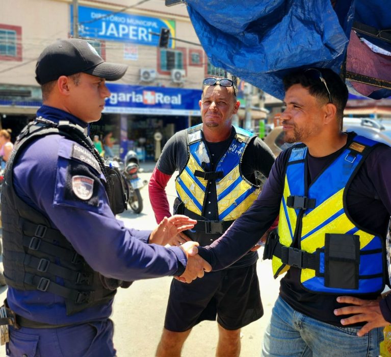 Prefeitura de Japeri realiza fiscalizações contra o tráfego de motos em passarelas